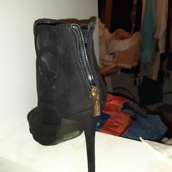 Black JS ankle boot (#7) - Picture 3 of 3
